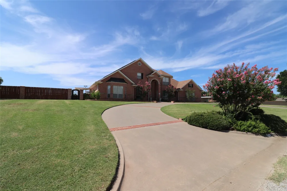 505 Country Club Drive Henrietta, TX 76365