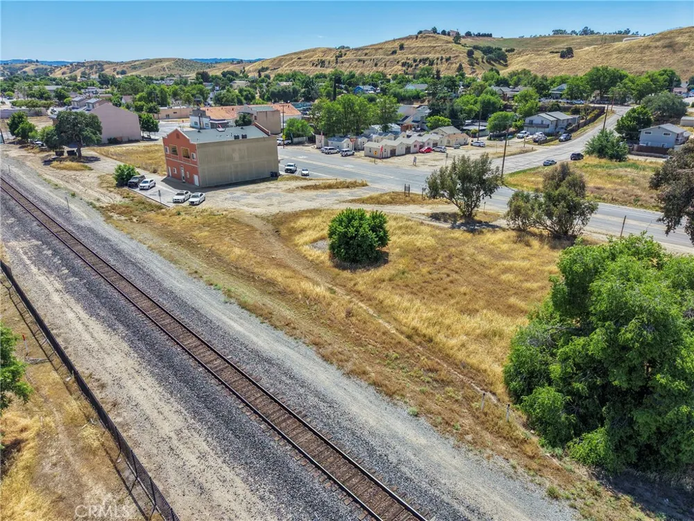 1490 Mission San Miguel, CA 93451