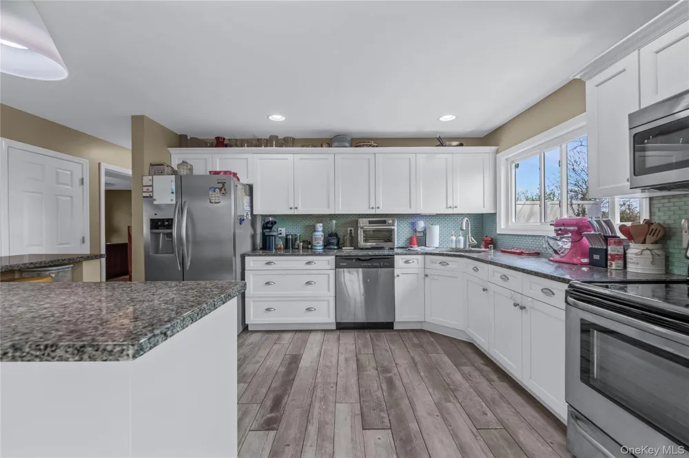 112 Rosemont Avenue Farmingville, NY 11738