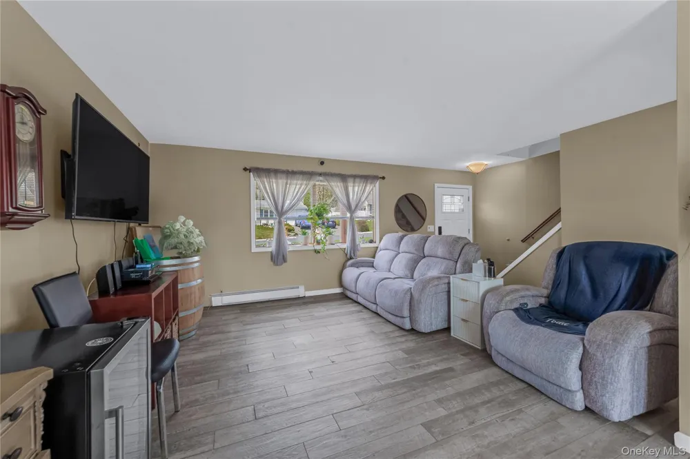 112 Rosemont Avenue Farmingville, NY 11738