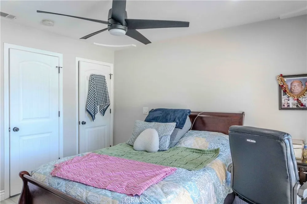 1042 Robinson Court Hanford, CA 93230