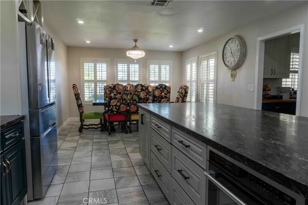 1042 Robinson Court Hanford, CA 93230