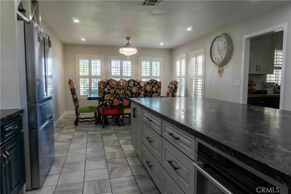 1042 Robinson Court Hanford, CA 93230