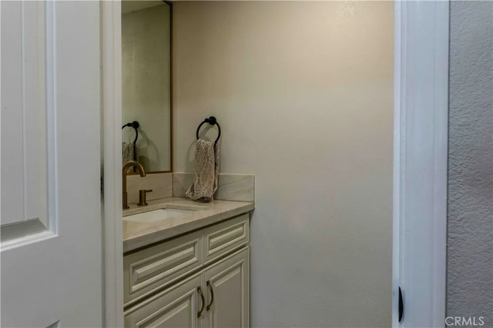 1042 Robinson Court Hanford, CA 93230