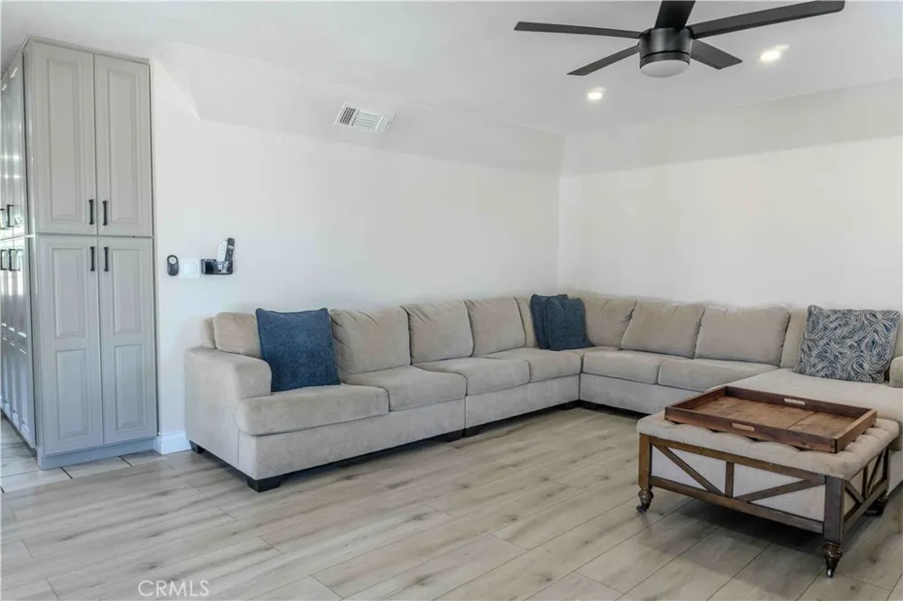 1042 Robinson Court Hanford, CA 93230