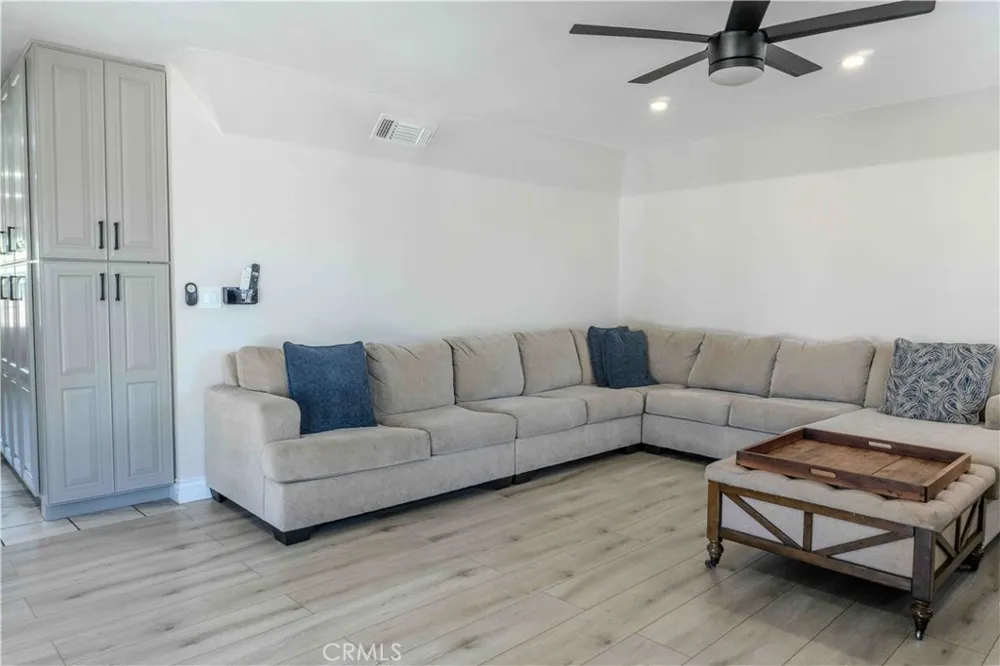 1042 Robinson Court Hanford, CA 93230