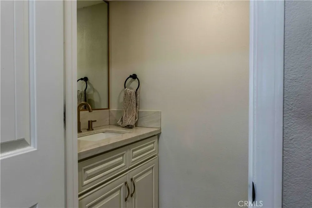 1042 Robinson Court Hanford, CA 93230