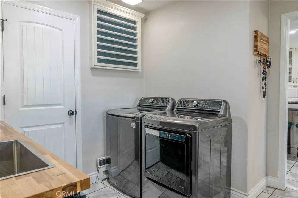 1042 Robinson Court Hanford, CA 93230