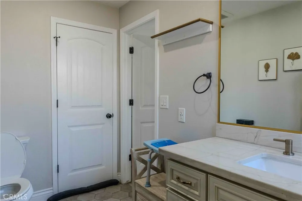 1042 Robinson Court Hanford, CA 93230