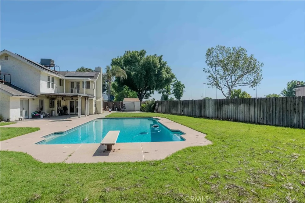 1042 Robinson Court Hanford, CA 93230