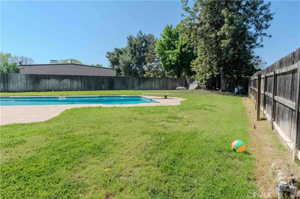 1042 Robinson Court Hanford, CA 93230