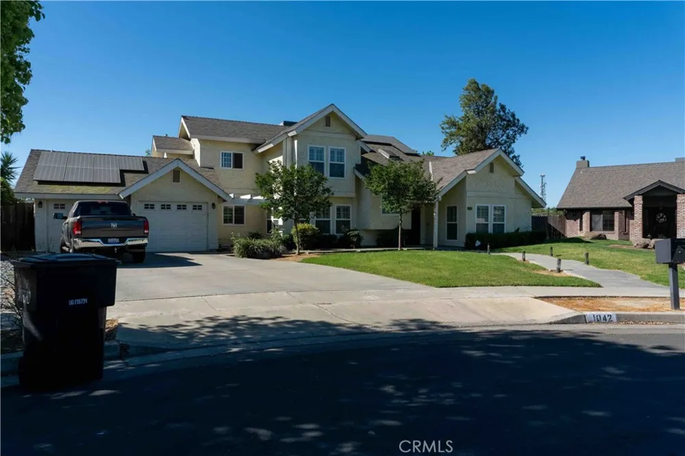 1042 Robinson Court Hanford, CA 93230