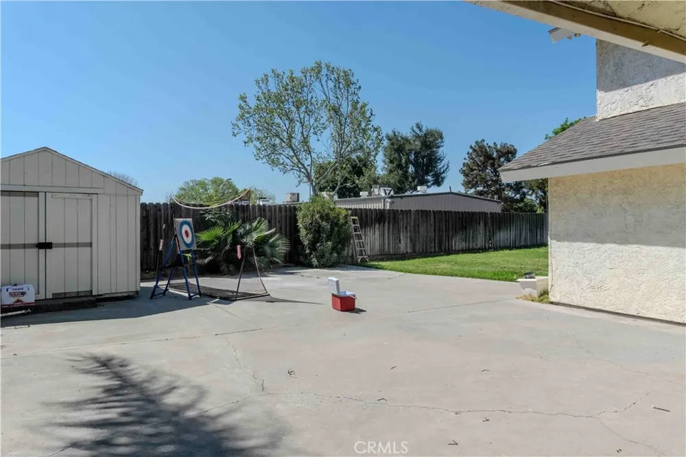 1042 Robinson Court Hanford, CA 93230