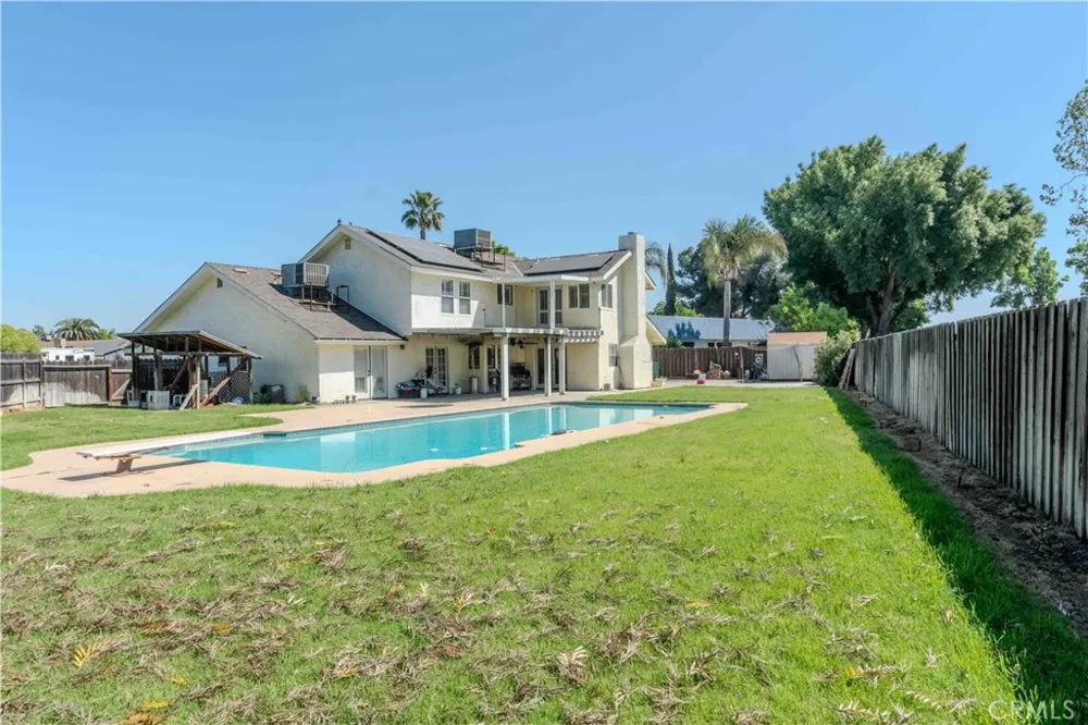 1042 Robinson Court Hanford, CA 93230