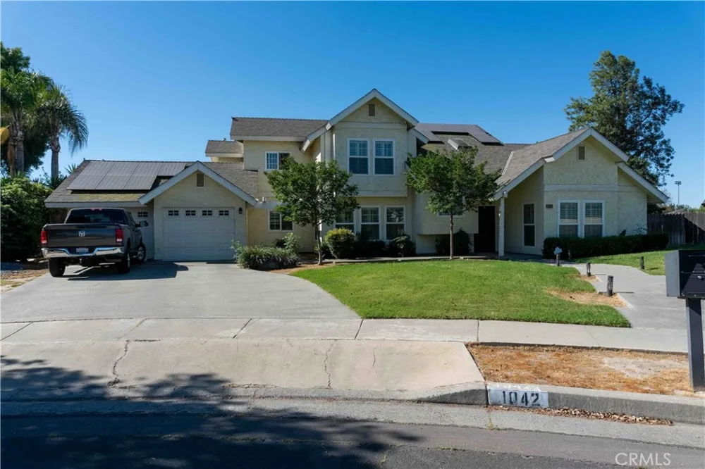 1042 Robinson Court Hanford, CA 93230