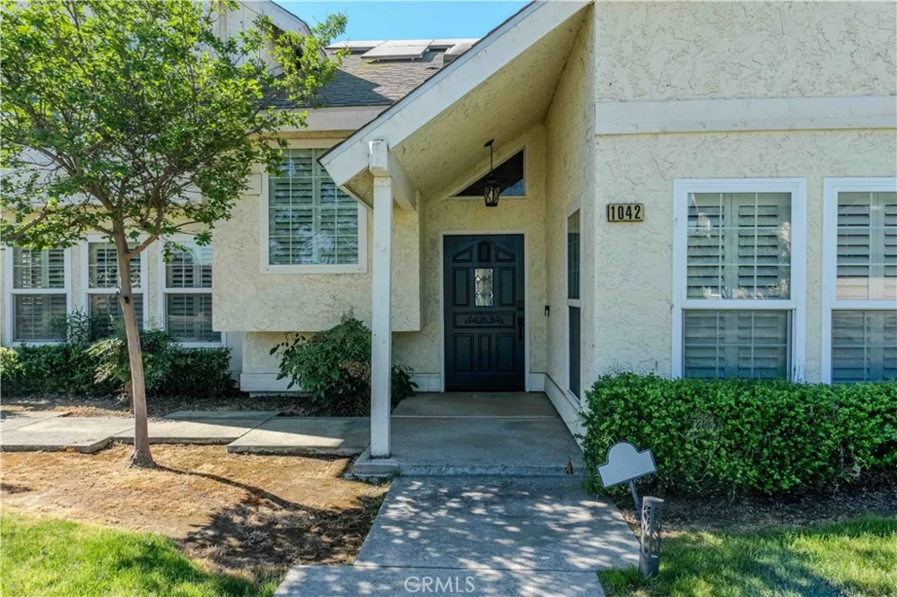 1042 Robinson Court Hanford, CA 93230