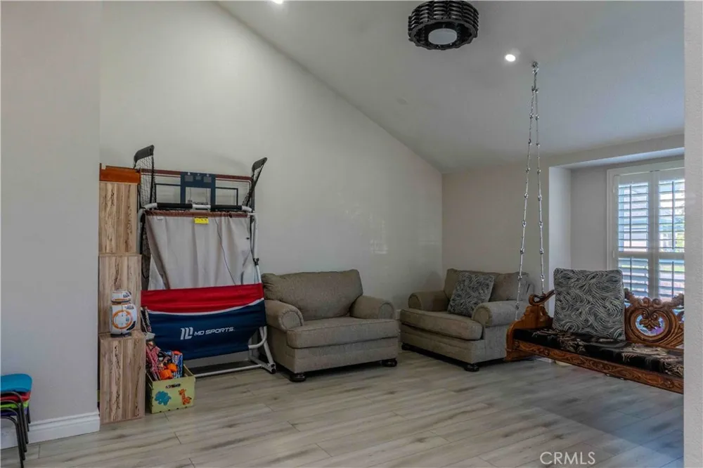 1042 Robinson Court Hanford, CA 93230