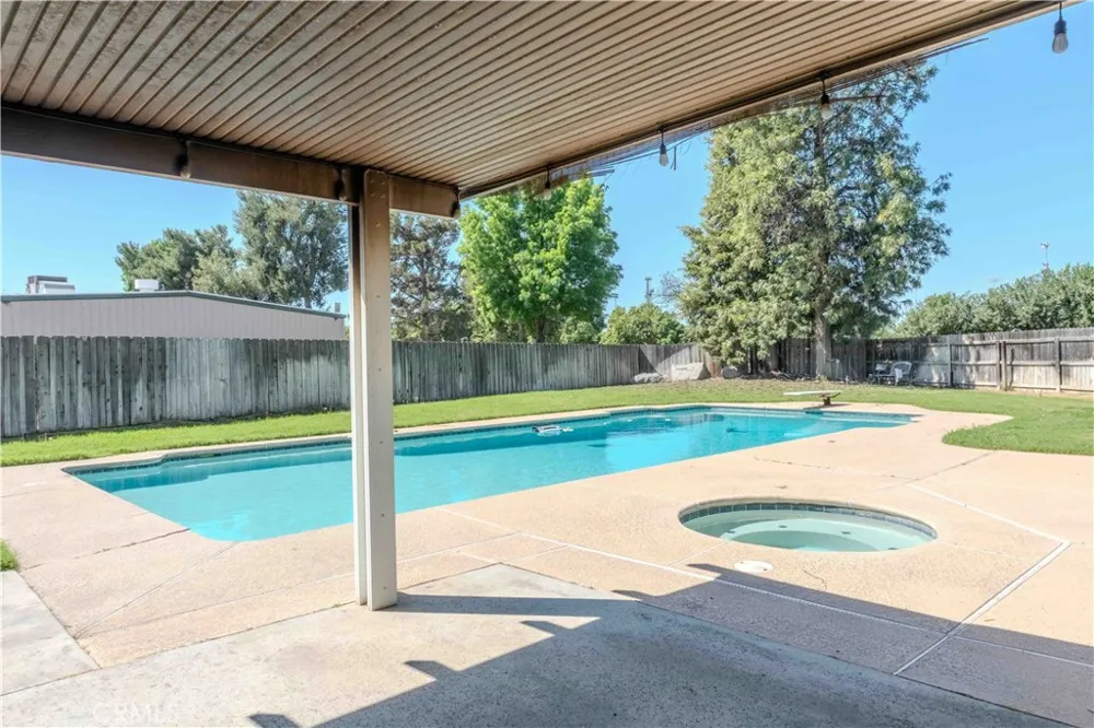 1042 Robinson Court Hanford, CA 93230