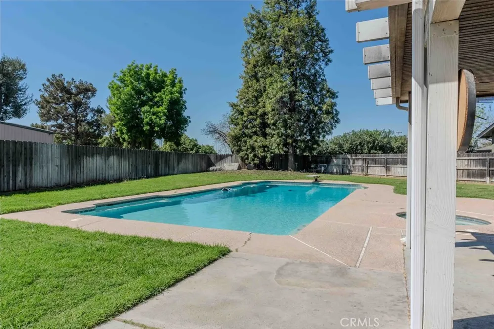 1042 Robinson Court Hanford, CA 93230
