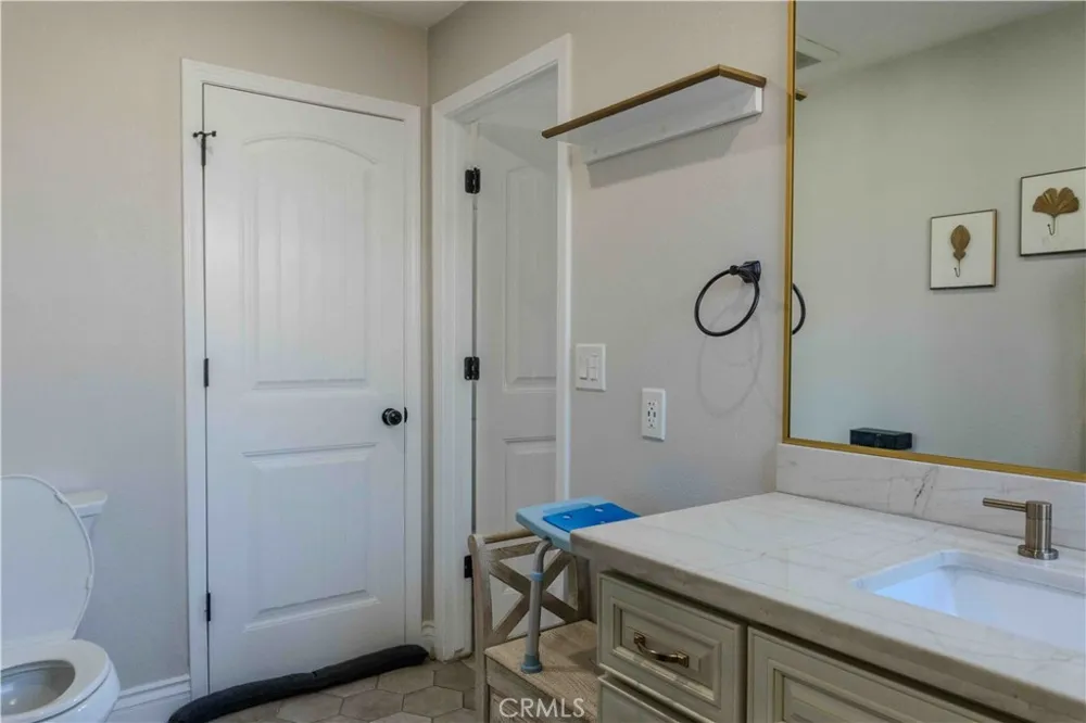 1042 Robinson Court Hanford, CA 93230