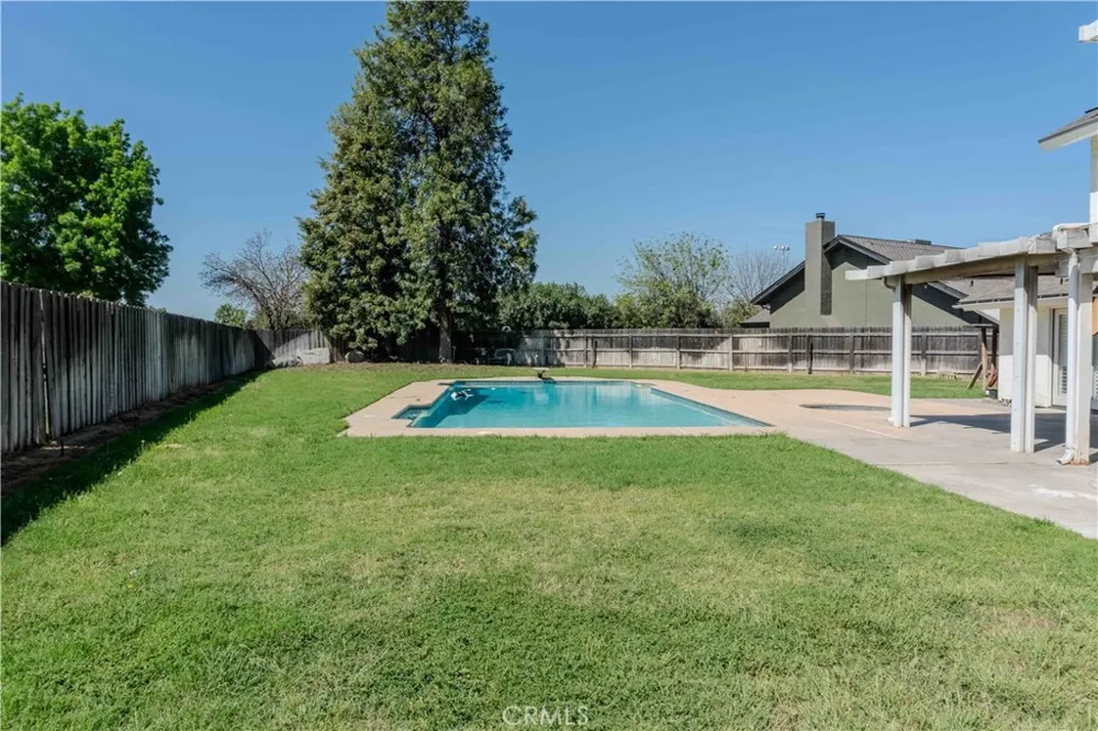 1042 Robinson Court Hanford, CA 93230