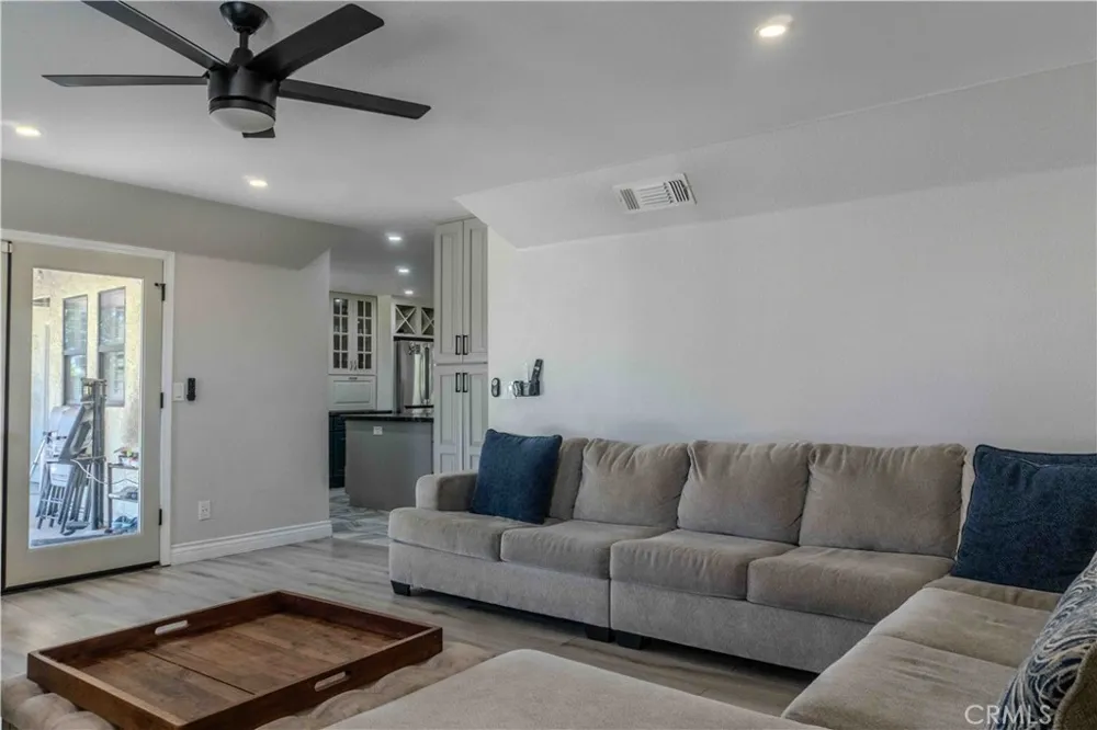 1042 Robinson Court Hanford, CA 93230