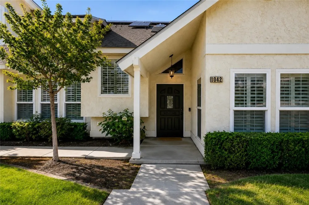 1042 Robinson Court Hanford, CA 93230