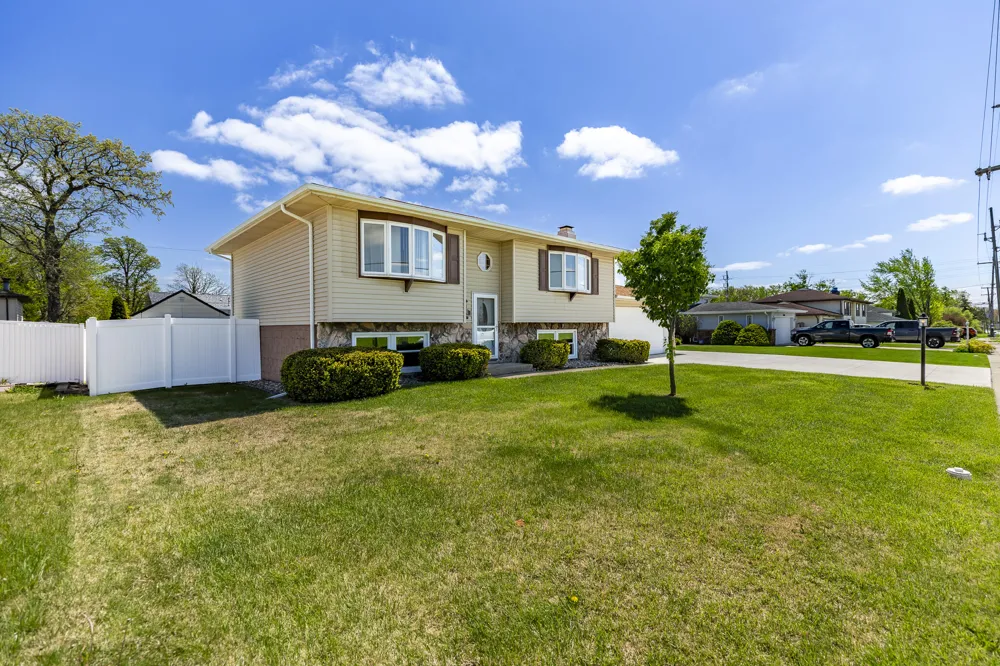 431 S Liverpool Road Hobart, IN 46342