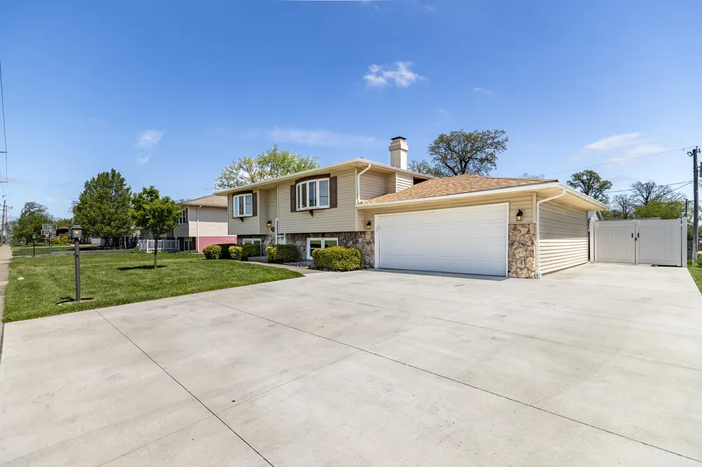 431 S Liverpool Road Hobart, IN 46342
