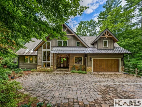 64 Bee Tree Way