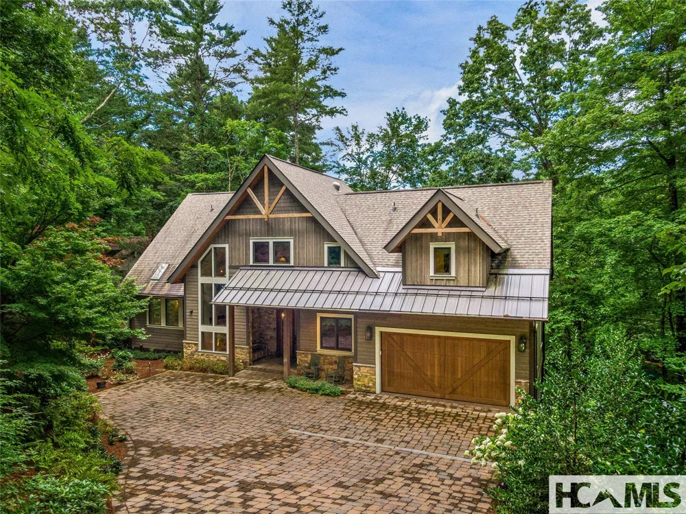 64 Bee Tree Way Lake Toxaway, NC 28747
