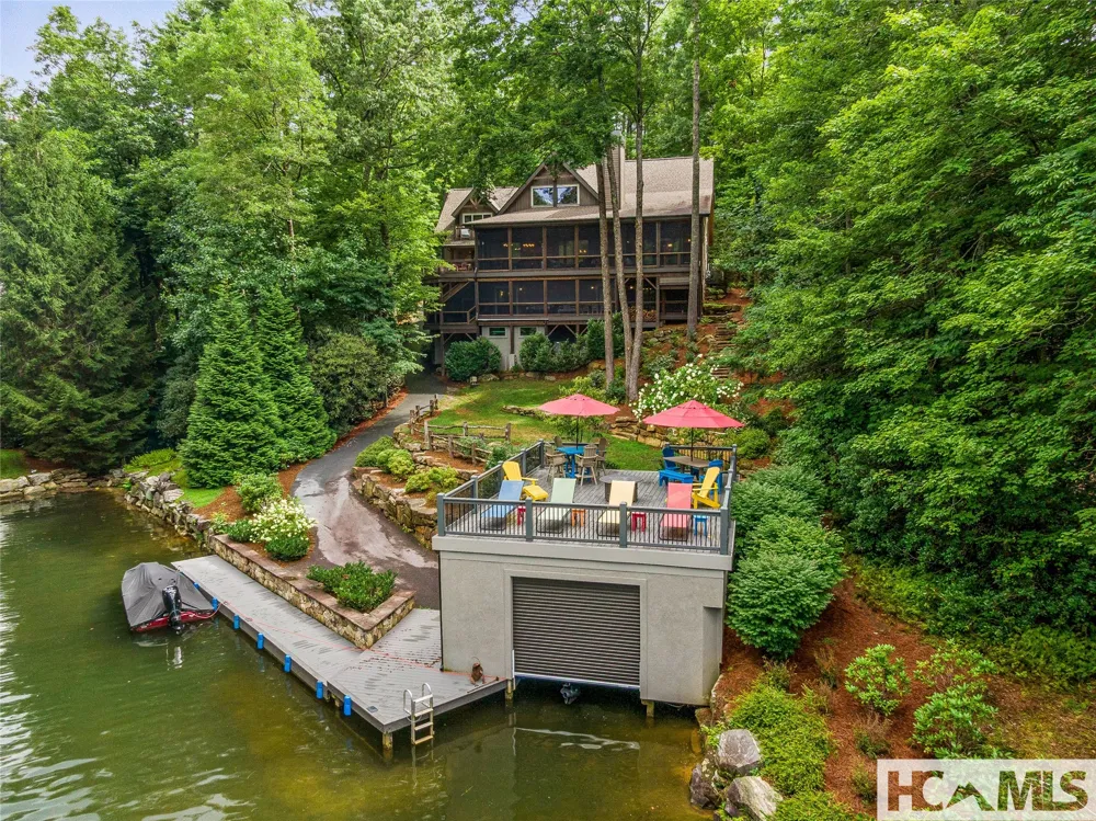 64 Bee Tree Way Lake Toxaway, NC 28747