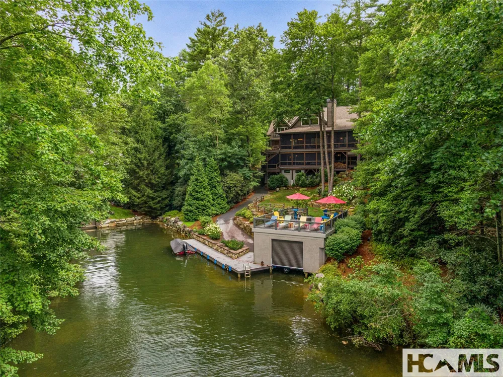 64 Bee Tree Way Lake Toxaway, NC 28747