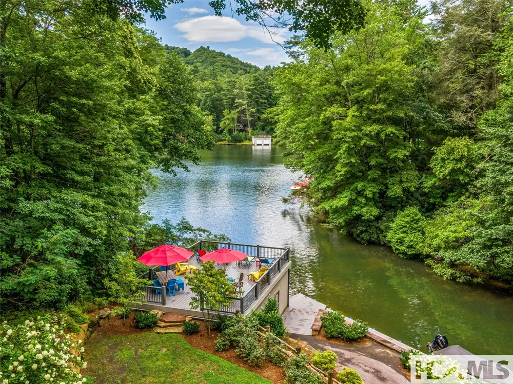 64 Bee Tree Way Lake Toxaway, NC 28747