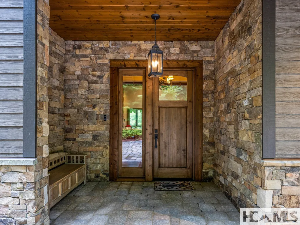 64 Bee Tree Way Lake Toxaway, NC 28747