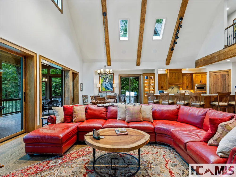 64 Bee Tree Way Lake Toxaway, NC 28747
