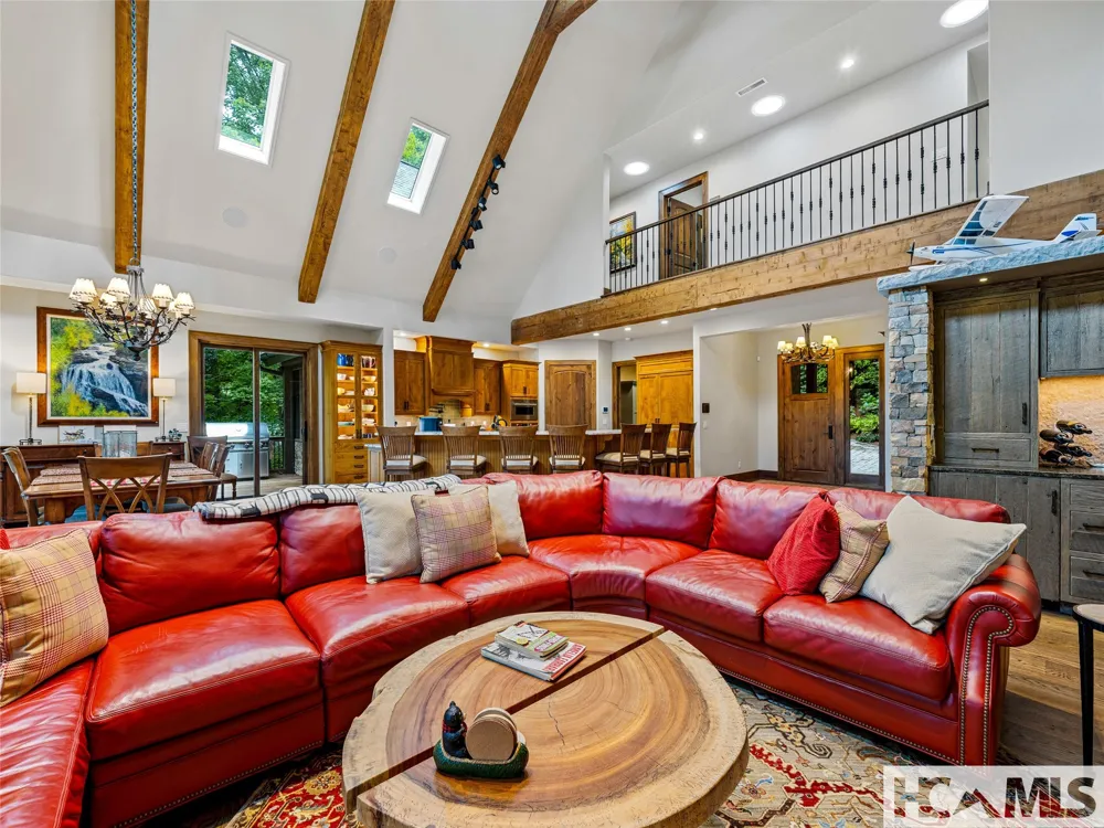 64 Bee Tree Way Lake Toxaway, NC 28747