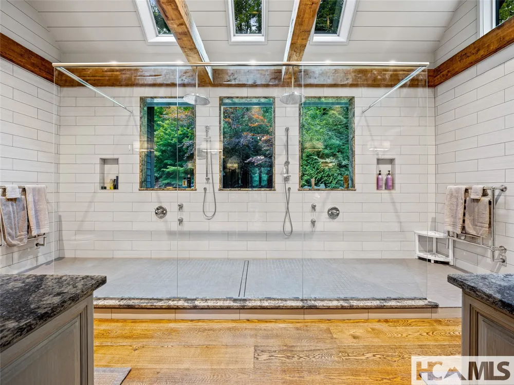 64 Bee Tree Way Lake Toxaway, NC 28747