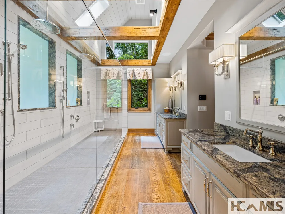 64 Bee Tree Way Lake Toxaway, NC 28747