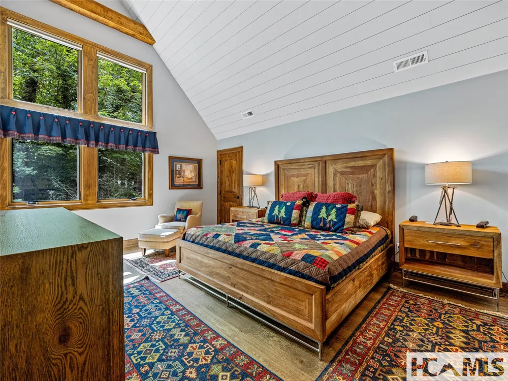64 Bee Tree Way Lake Toxaway, NC 28747