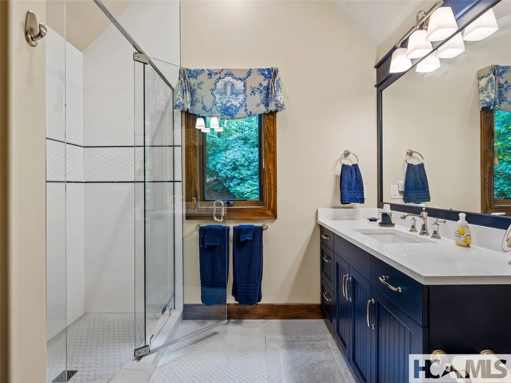 64 Bee Tree Way Lake Toxaway, NC 28747