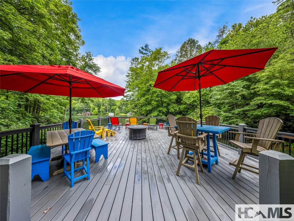 64 Bee Tree Way Lake Toxaway, NC 28747