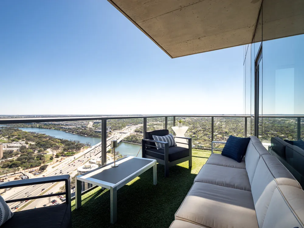 44 East Avenue #3707 Austin, TX 78701