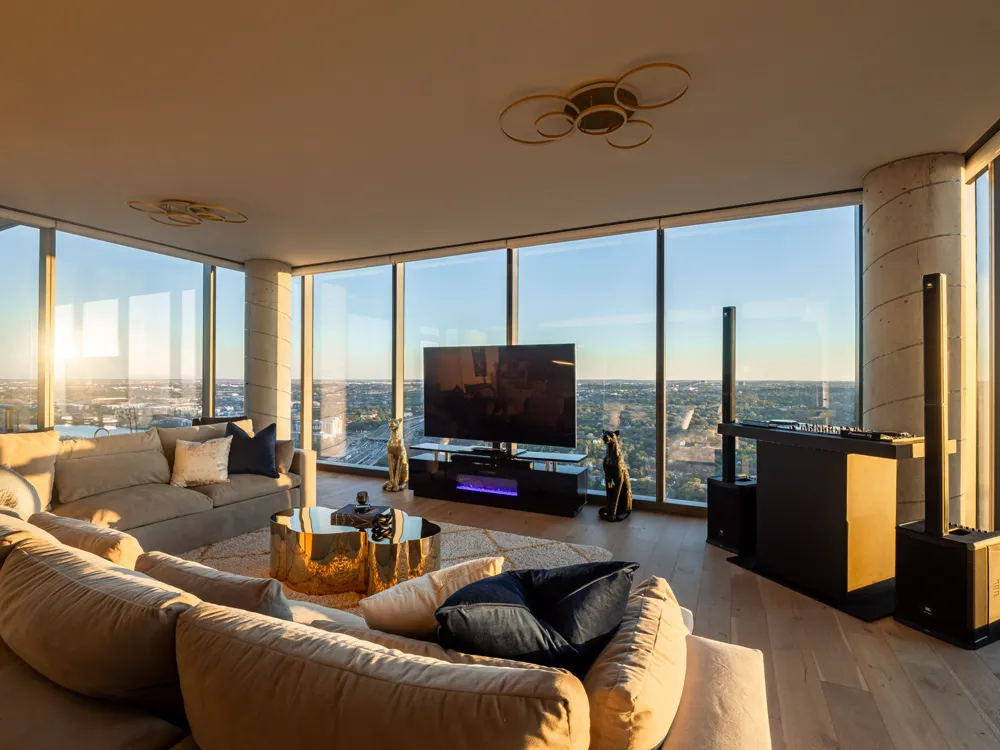 44 East Avenue #3707 Austin, TX 78701