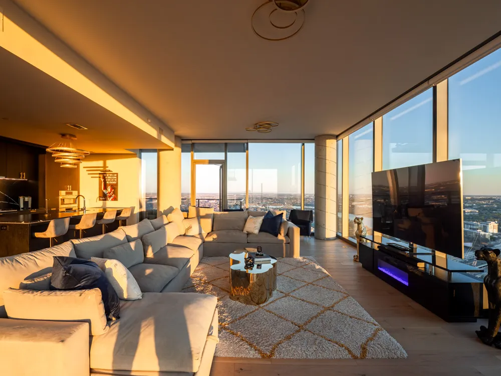 44 East Avenue #3707 Austin, TX 78701