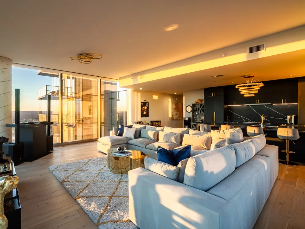 44 East Avenue #3707 Austin, TX 78701
