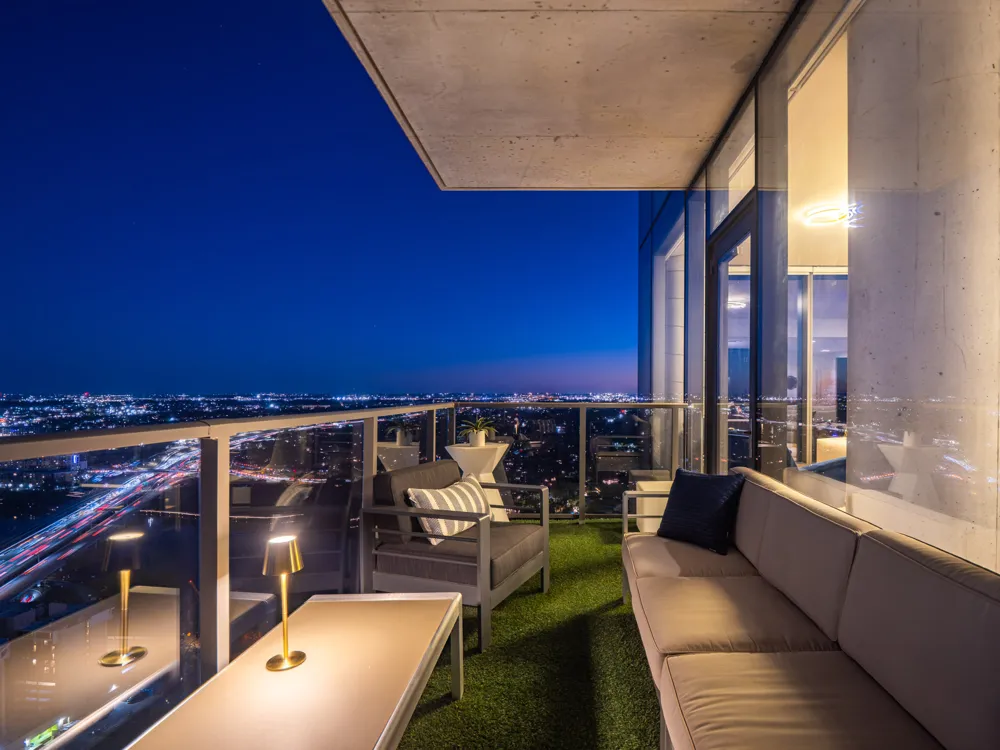 44 East Avenue #3707 Austin, TX 78701