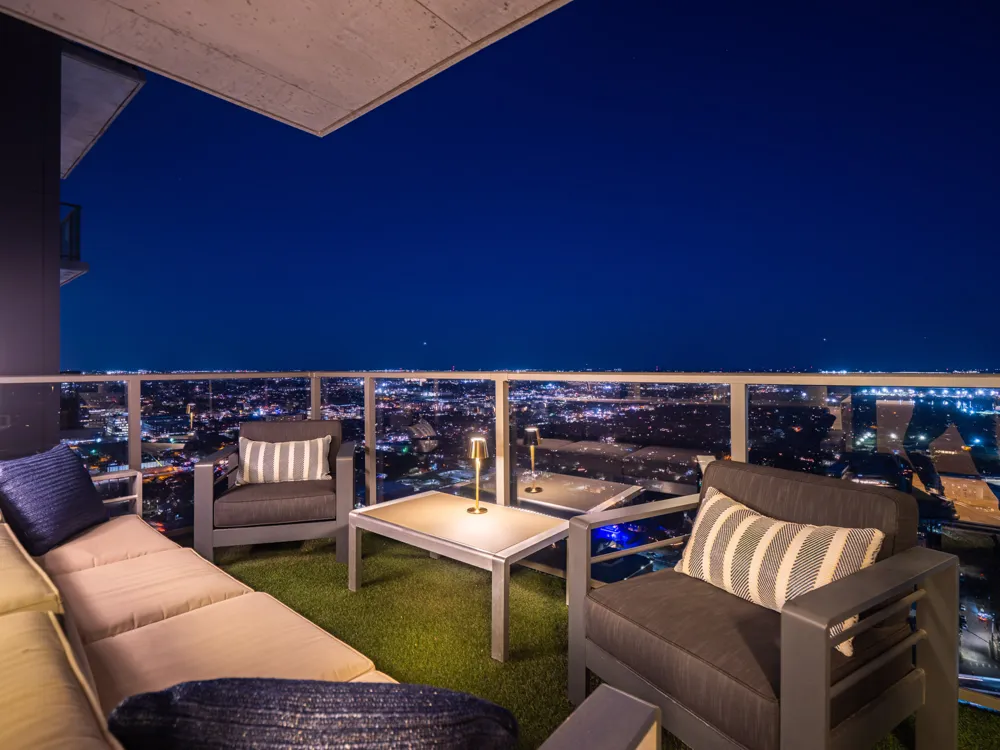 44 East Avenue #3707 Austin, TX 78701