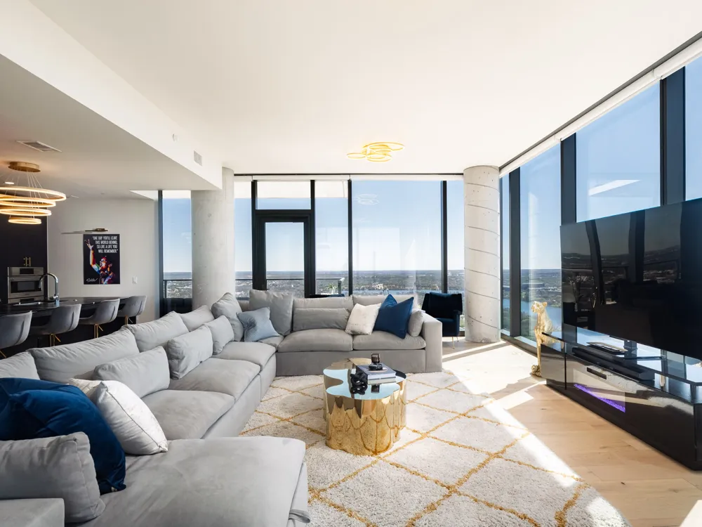 44 East Avenue #3707 Austin, TX 78701