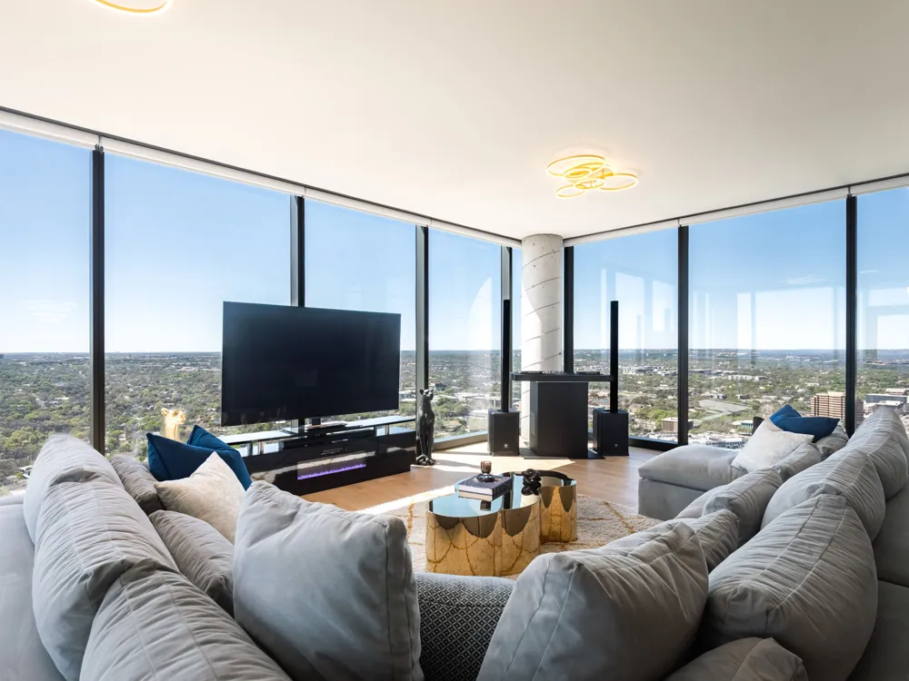 44 East Avenue #3707 Austin, TX 78701